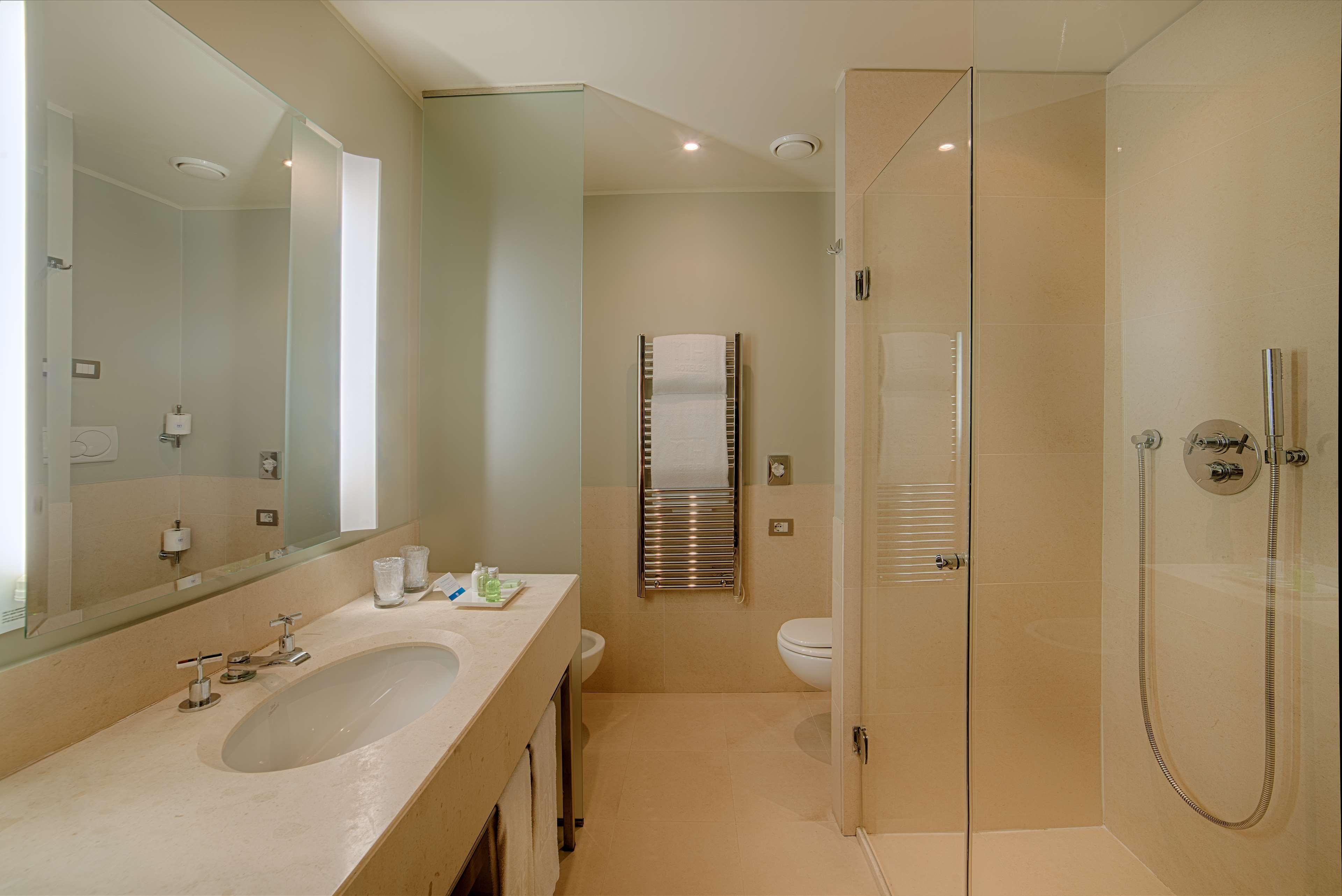 Nh Linate Hotel Peschiera Borromeo Exterior foto