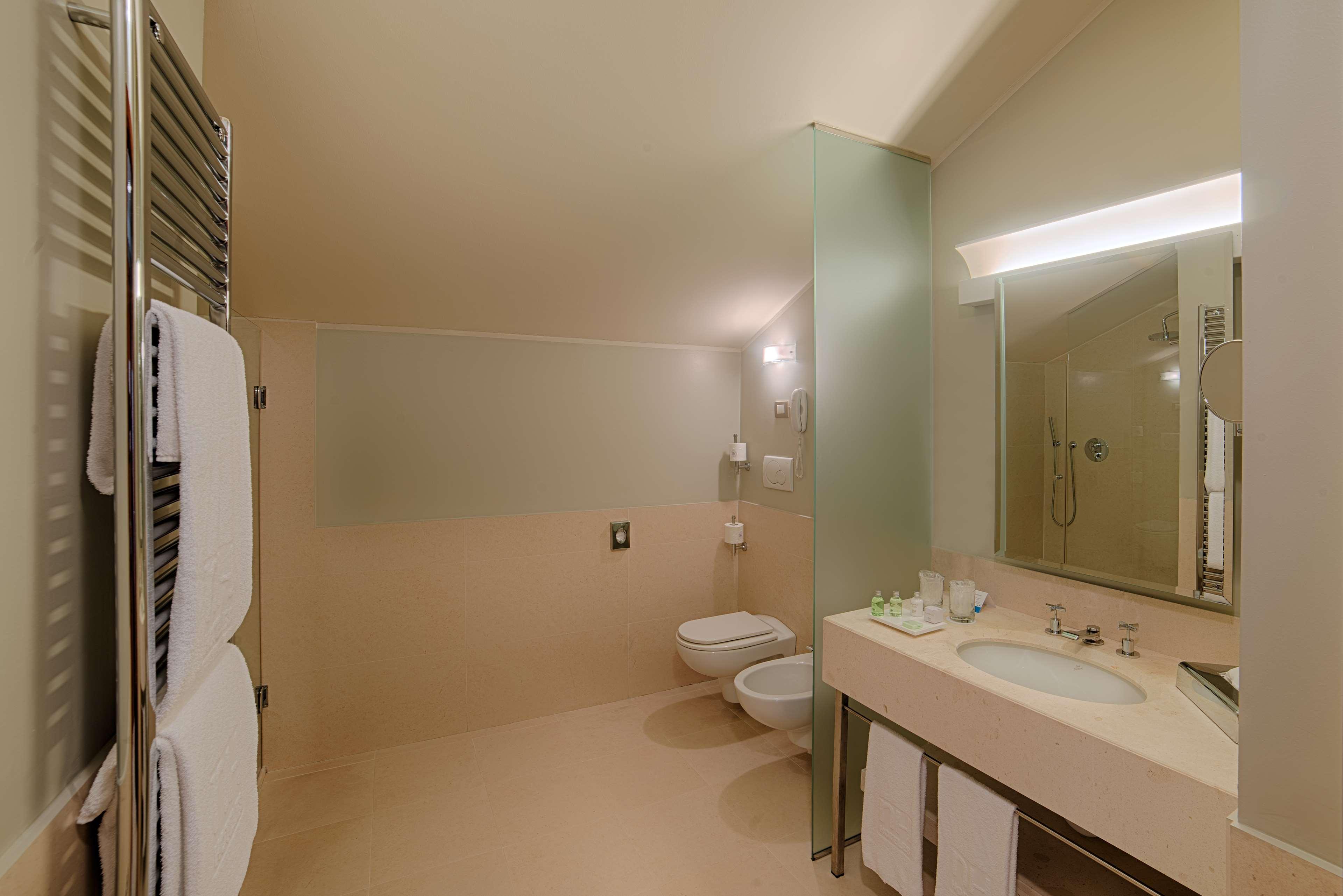 Nh Linate Hotel Peschiera Borromeo Exterior foto