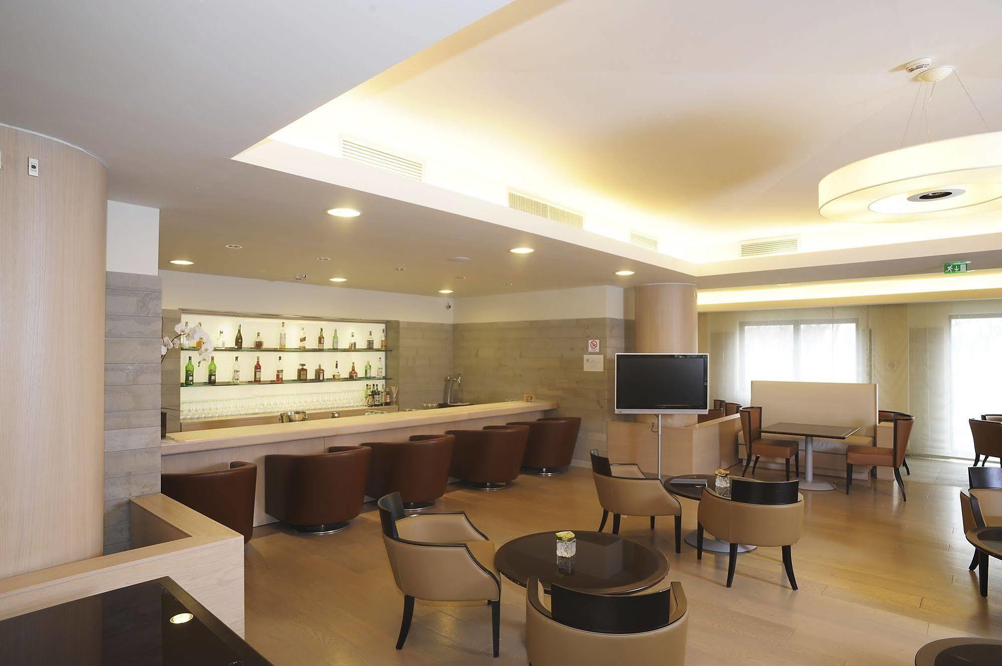 Nh Linate Hotel Peschiera Borromeo Exterior foto