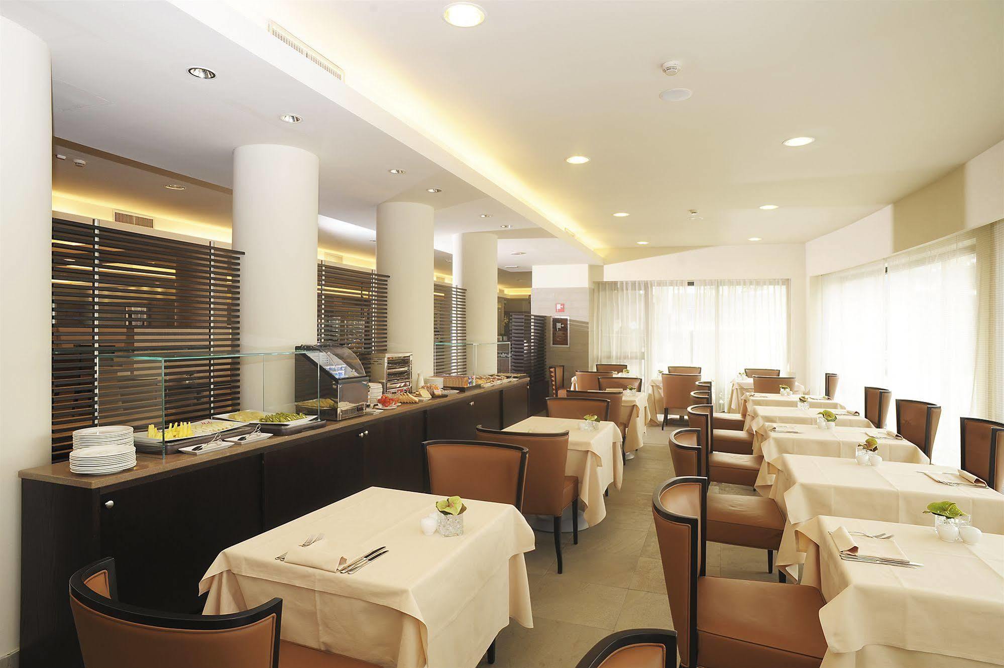 Nh Linate Hotel Peschiera Borromeo Exterior foto