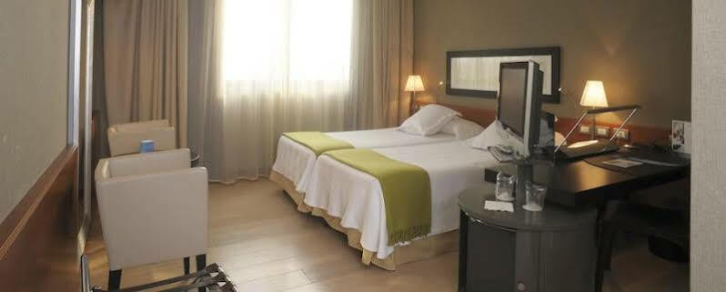 Nh Linate Hotel Peschiera Borromeo Exterior foto